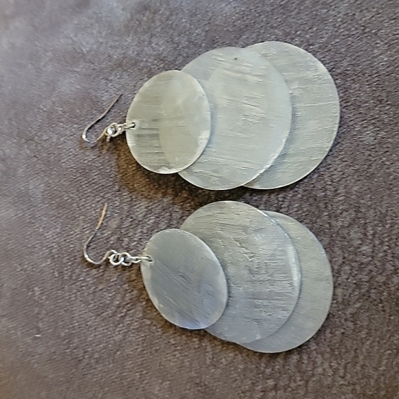 3/$30 Silver Shell Dangle Hook Layered Chandalier Mod Mermaidcore Earrings - Picture 2 of 2
